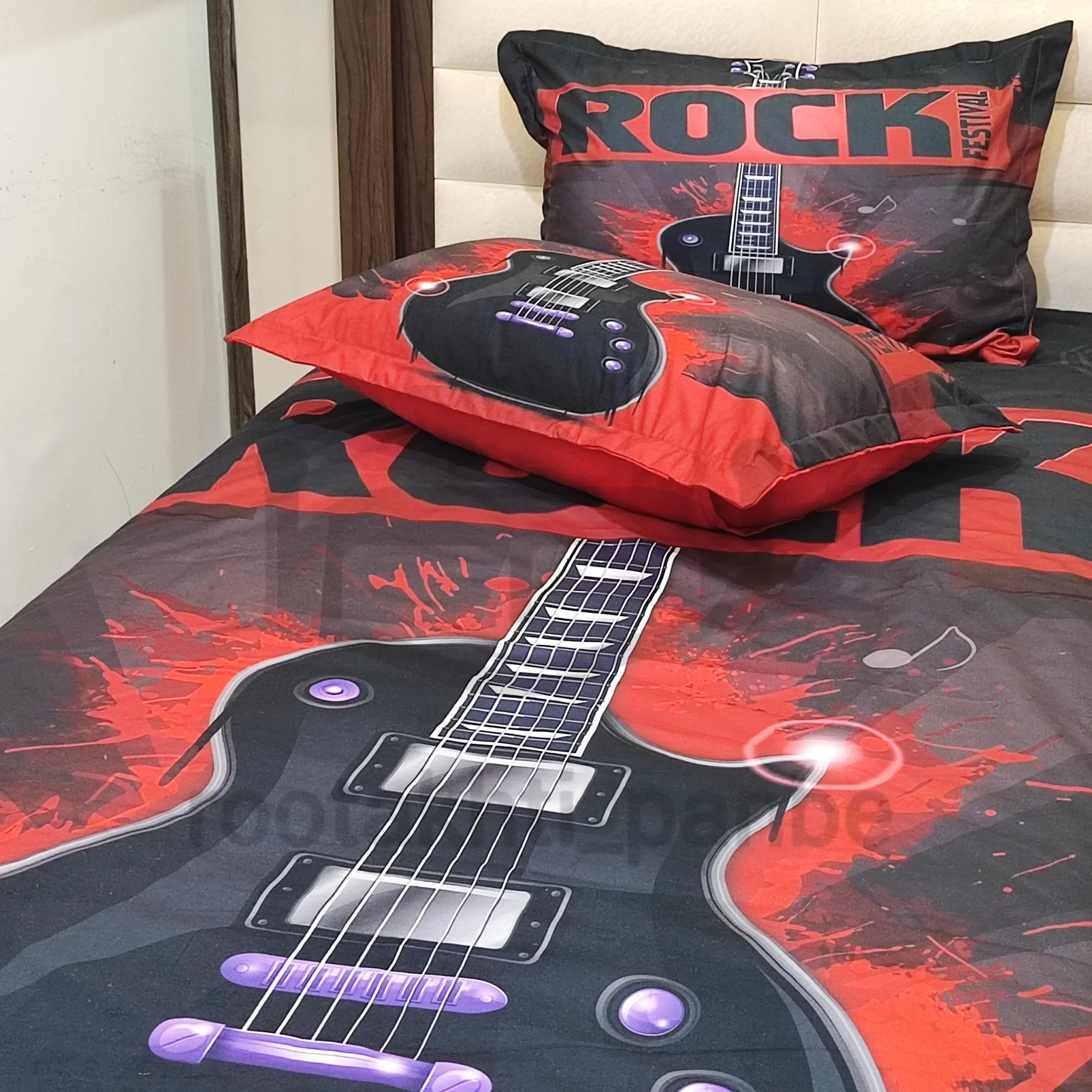 Red guitar sport 3D bedspread.1 روتختی سه بعدی اسپرت گیتار قرمز